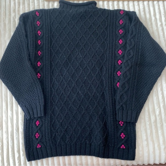 L.L. Bean Women's Black Vintage Wool Knit fisherman chunky knit - Picture 2 of 5